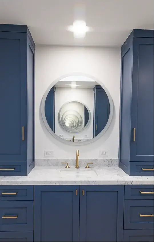 Elegant blue bathroom